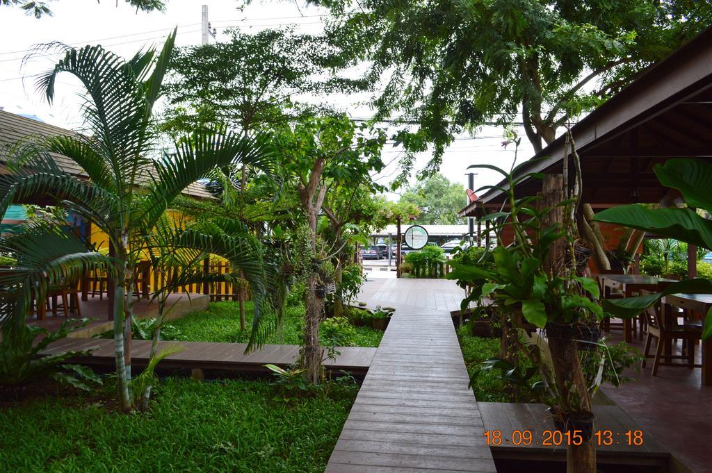 La Paillote Guest House Rayong Bagian luar foto
