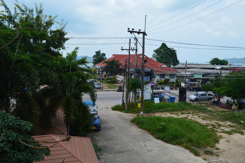 La Paillote Guest House Rayong Bagian luar foto